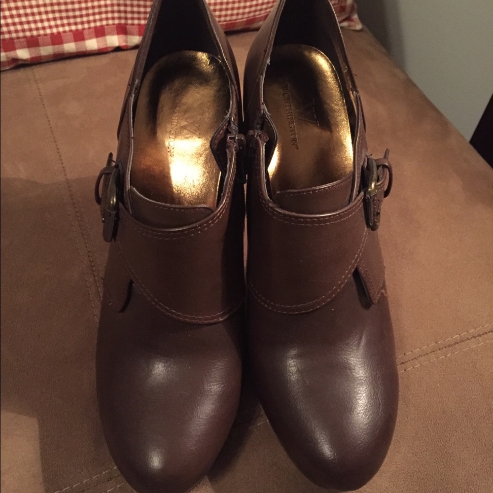Worthington brown faux leather booties